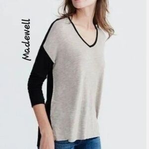 Madewell V-Neck Sweatshirt in Black and Cream Color Blocks